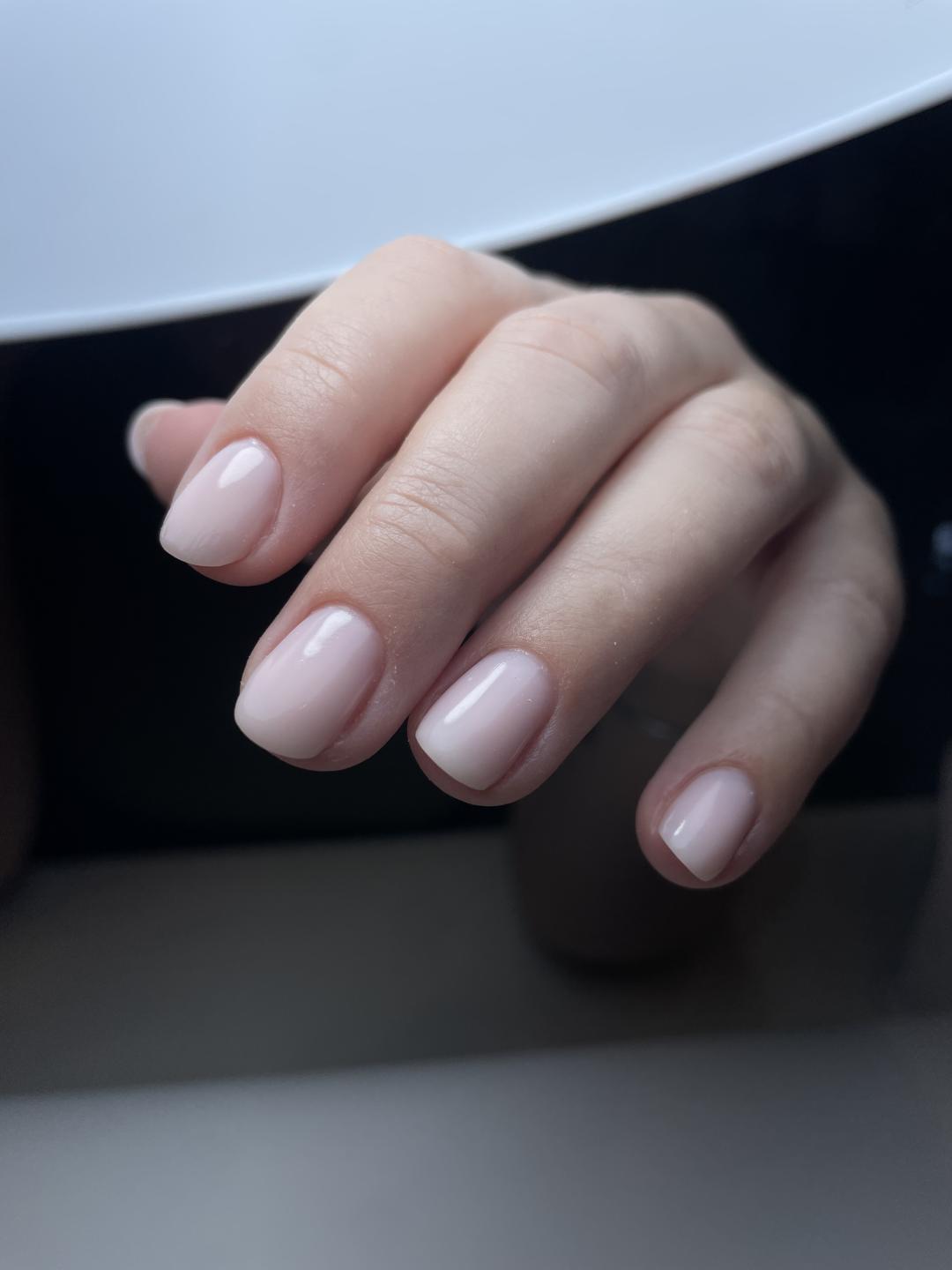 Gel lak / rubber baza - Nails Studio, Beograd Ojačavanje noktiju Nokti Ojačavanje noktiju, Beograd, Banovo brdo