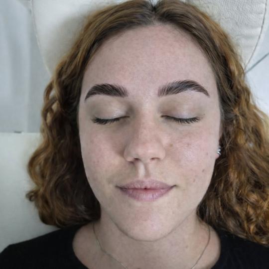 Shishi beauty studio #beograd Obrve Brow lift Obrve koje pomeraju granice,urednost i sjaj obrva se p