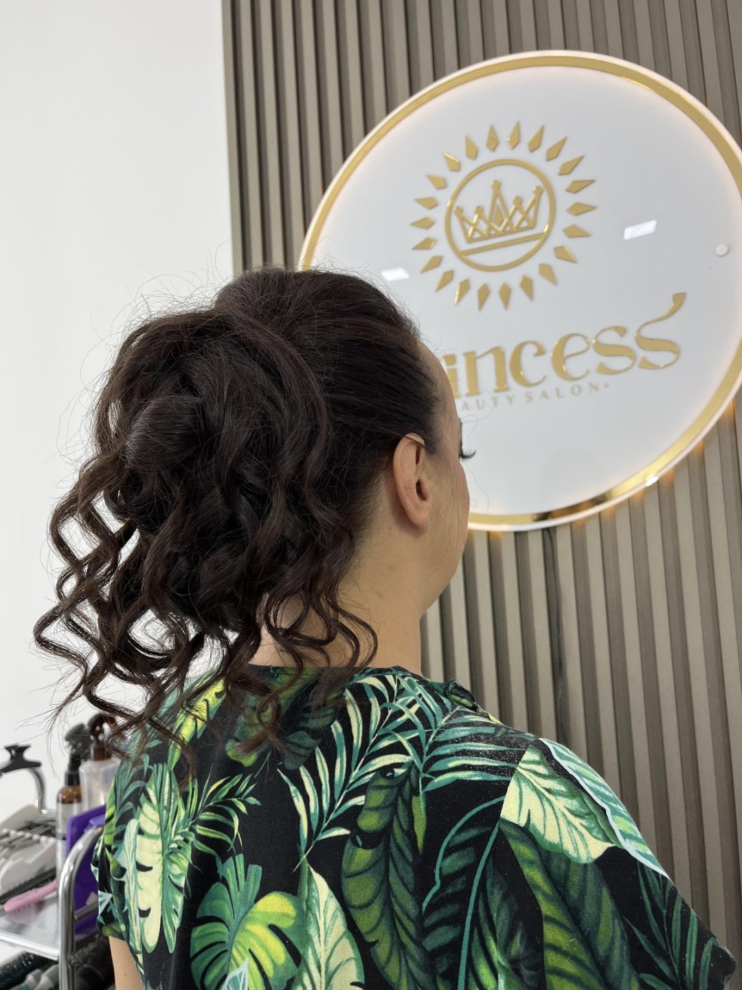 Princess beauty #nis Farbanje kose Svečana frizura - Punđa sa loknama