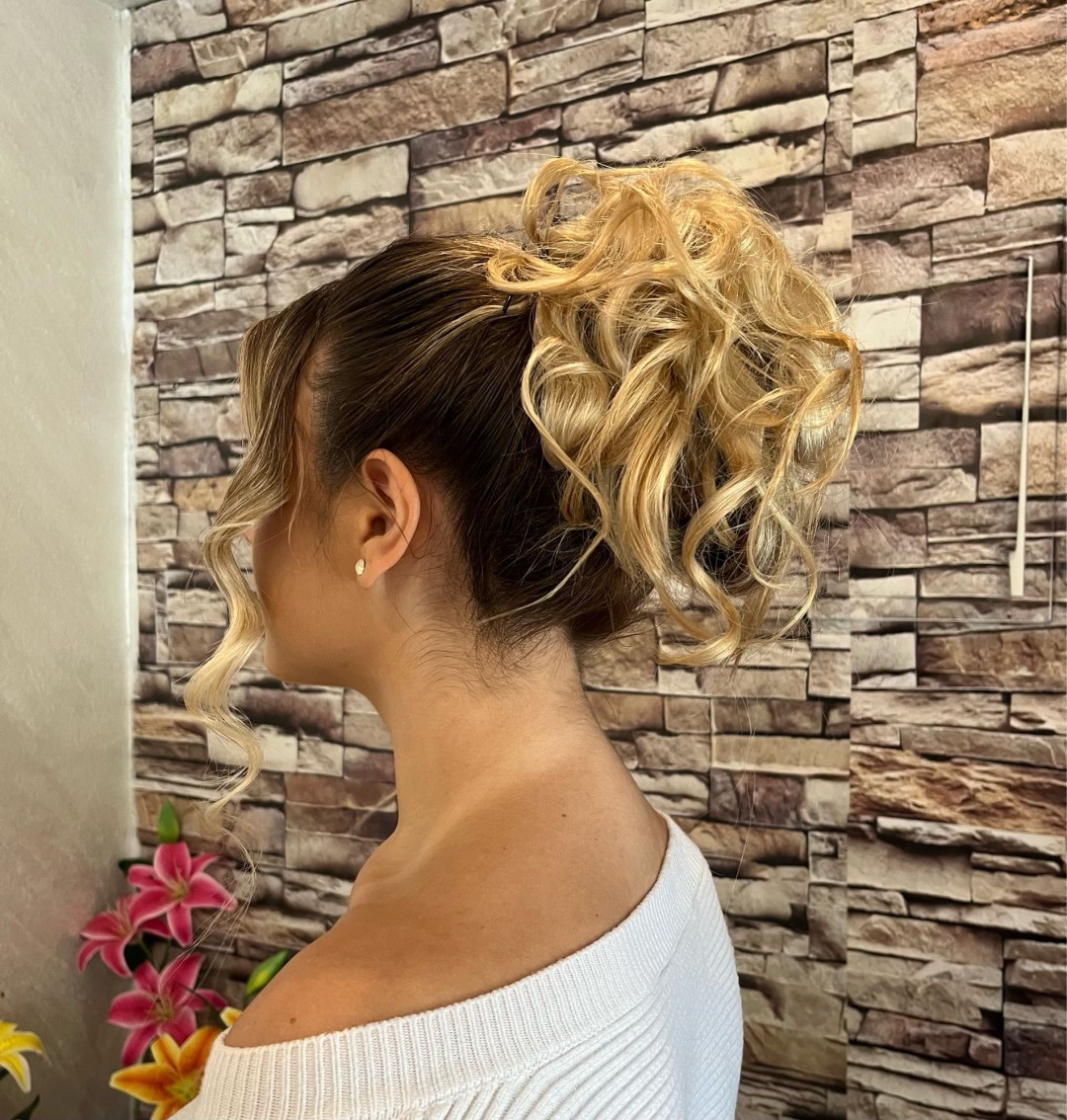 Super stil Marija #zrenjanin Pletenice, kike, punđe Punđa - duga kosa