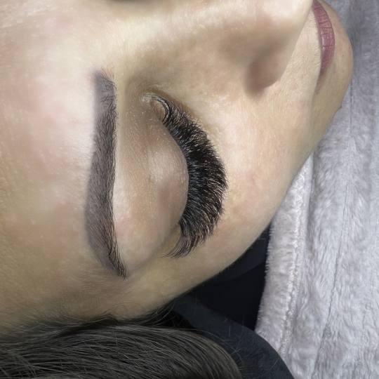Nini beauty studio #beograd Nadogradnja trepavica Nadogradnja trepavica - ruski volumen