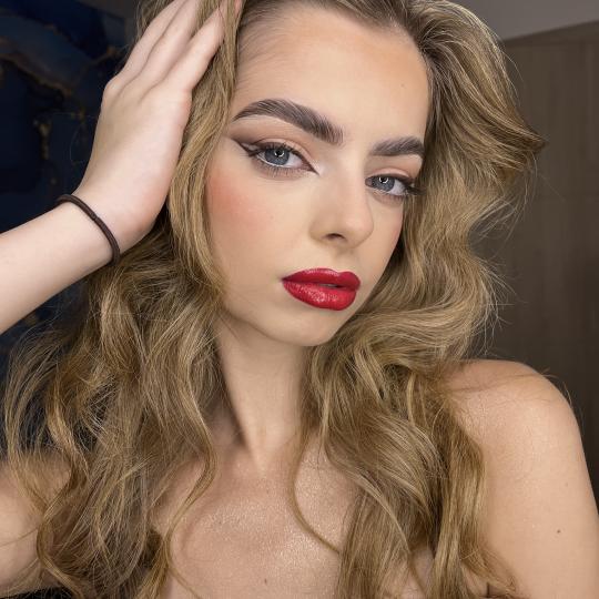 Golden beauty by Mimi usluga