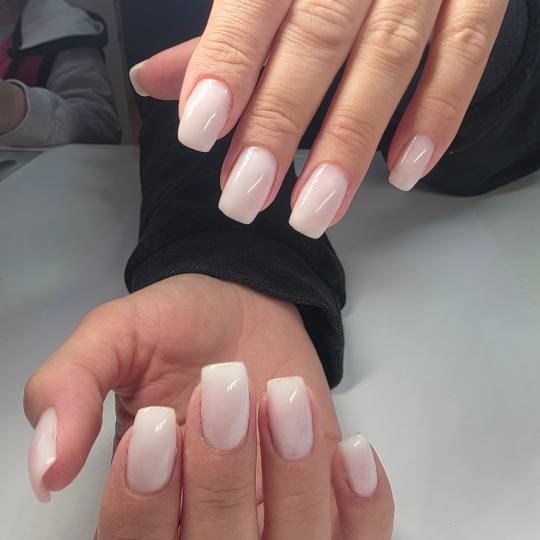 Mademoiselle Natalie studio #beograd Izlivanje noktiju Korekcija izlivanja noktiju gelom - M dužina