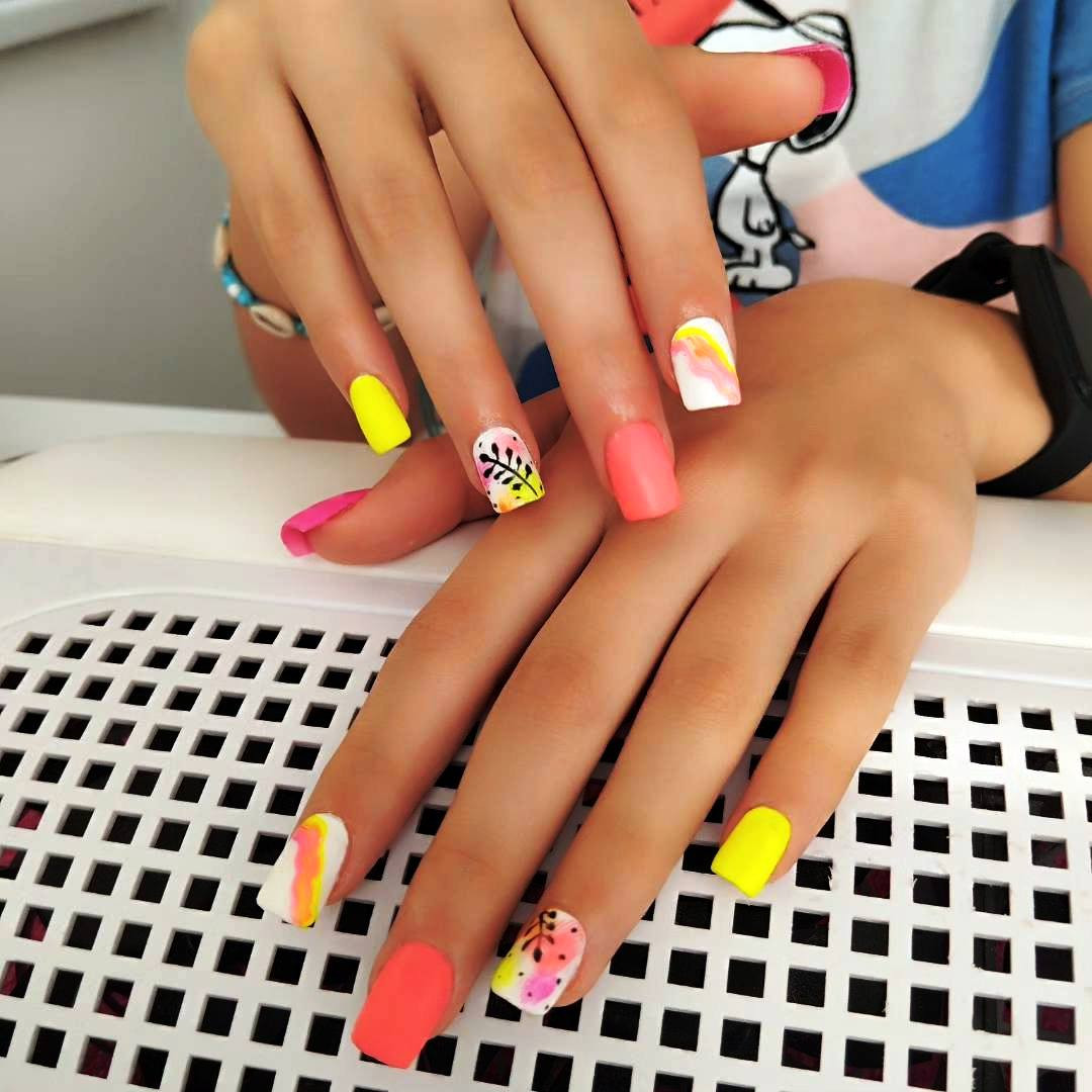 Taci nail art #beograd Izlivanje noktiju Nadogradnja noktiju