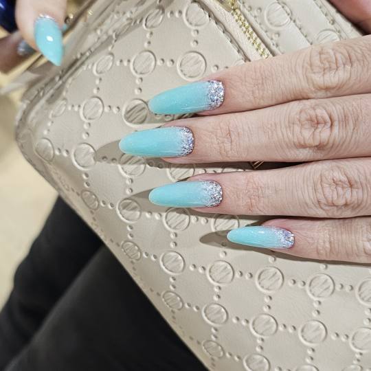 Elegance Touch #beograd Izlivanje noktiju ✨️Podrazumeva izlivanje noktiju gradivnim gelom, bilo 
