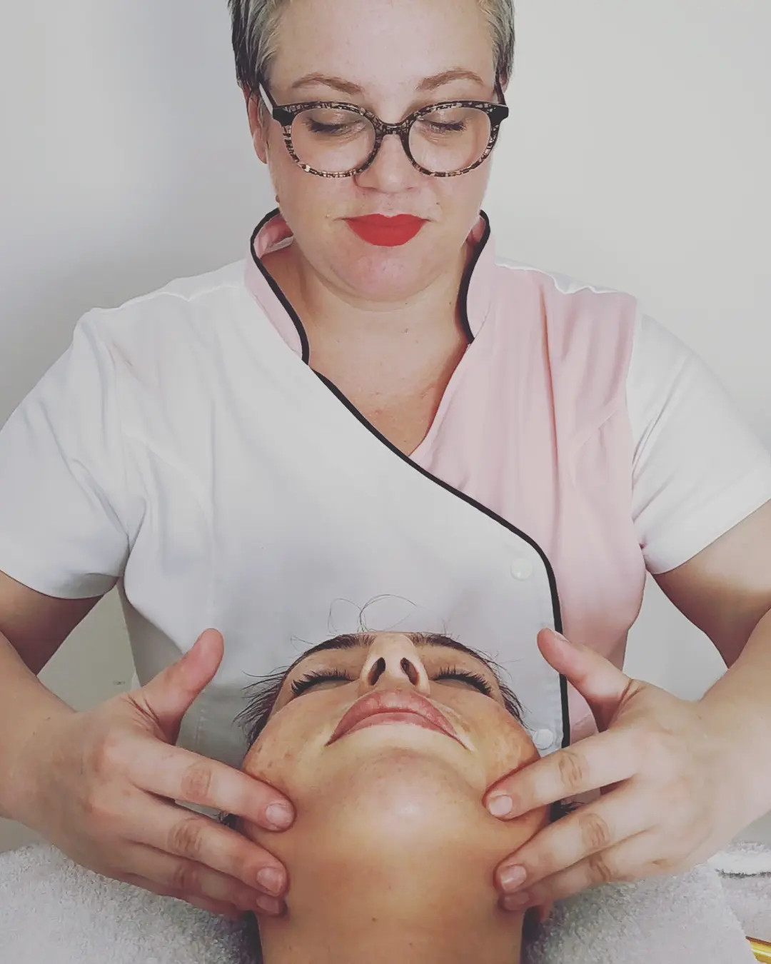 RUŠKA beauty studio #novisad Masaža za trudnice Masaža lica, glave, vrata i dekoltea