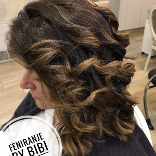 Bibi beauty centar #beograd Feniranje i stilizovanje Feniranje na ravno / lokne - kosa srednje duži