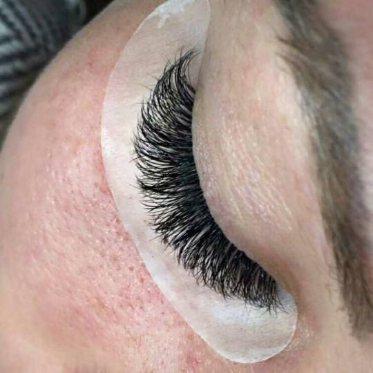 Right Beauty #beograd Nadogradnja trepavica Nadogradnja trepavica - ruski volumen 5D - 8D