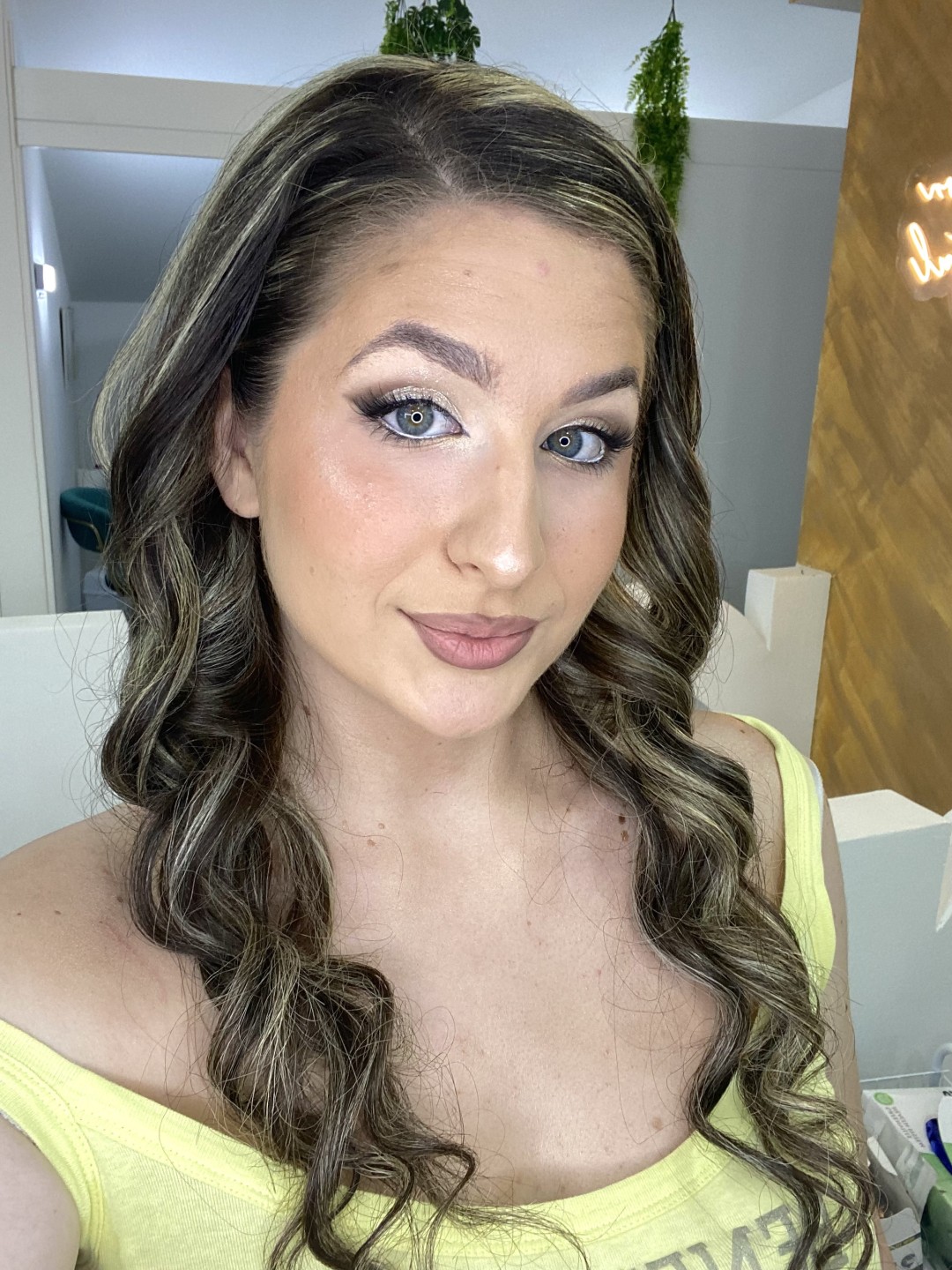 SM Beauty studio #nis Make-up / šminkanje Profesionalno šminkanje + veštačke trepavice