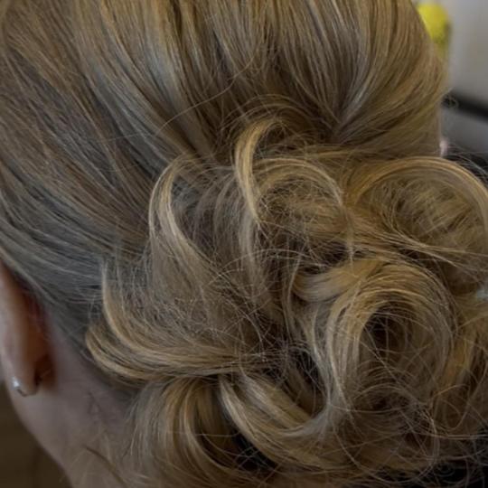 Diamond Beauty #beograd Svečane i frizure za svadbu Svečana frizura - složena