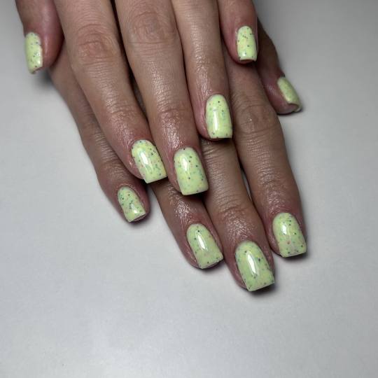 Ena beauty studio #nis Gel lak Trajni lak sa ojacanjem - ruke