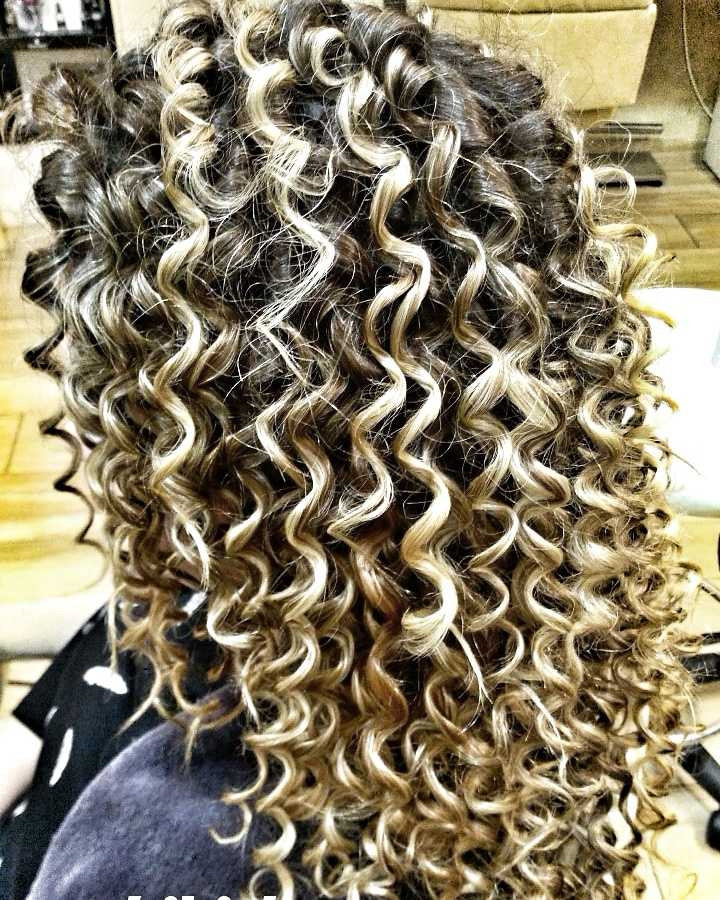 Bibi beauty centar #beograd Uvijanje, lokne i talasi Afro lokne - duga kosa