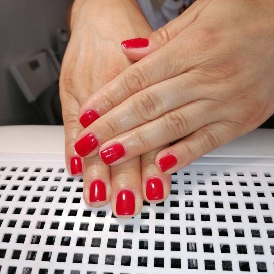 Salon Klinik #beograd Izlivanje noktiju Ruski manikir + korekcija ojačavanja noktiju - S dužina
