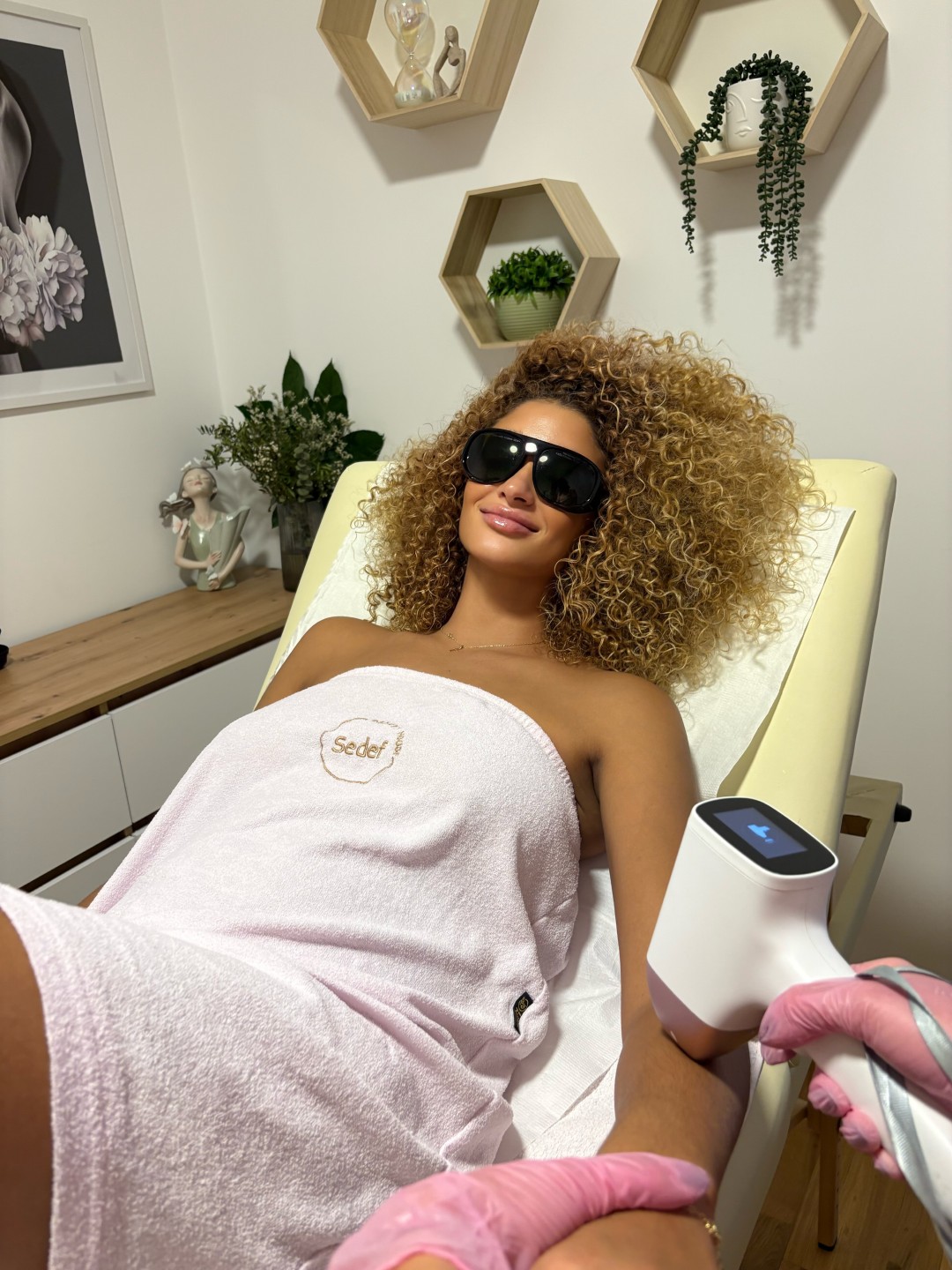 Laserska epilacija celih ruku - za dame - Sedef Beauty house, Beograd Laserska epilacija Depilacija Laserska epilacija, Beograd, Zvezdara