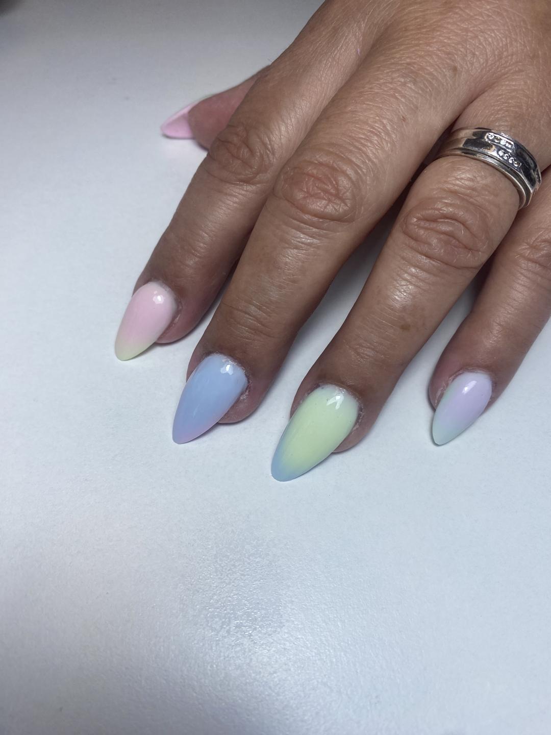 Izlivanje noktiju gelom - M dužina - Mala Plava B, Novi Sad Izlivanje noktiju Nokti Izlivanje noktiju, Novi Sad, Rotkvarija, Podbara, Salajka