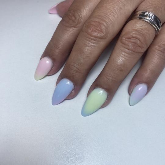 Mala Plava B #novisad Izlivanje noktiju Izlivanje noktiju gelom - M dužina