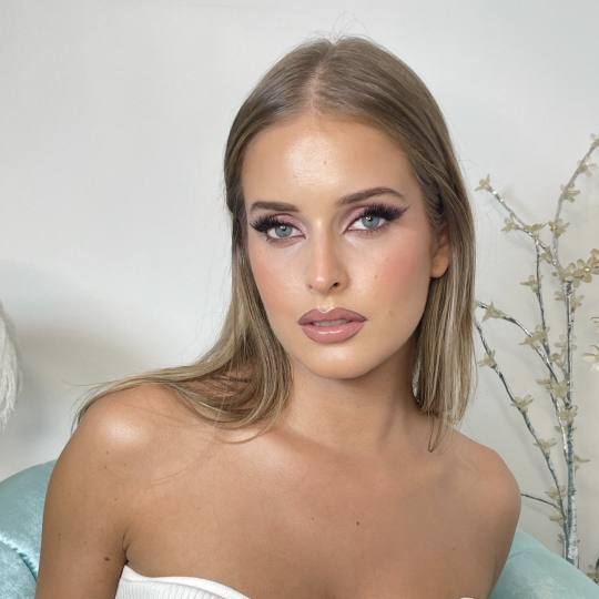 Malea - Dorćol #beograd Make-up / šminkanje Profesionalno šminkanje + veštačke trepavice - Jasm