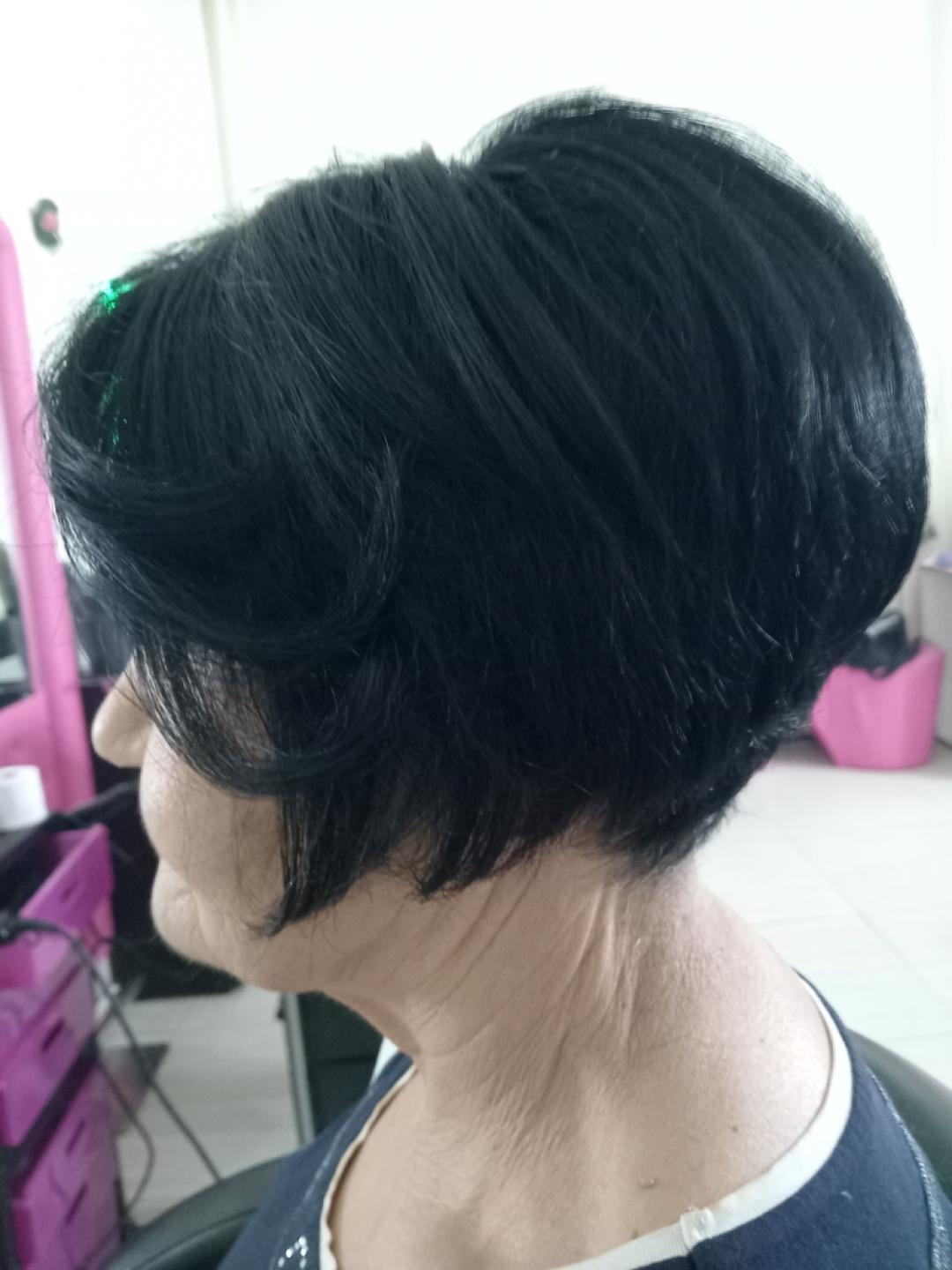 Žensko šišanje - kratka kosa - Sanja lux, Niš Žensko šišanje Frizerski saloni Žensko šišanje, Niš, Medijana