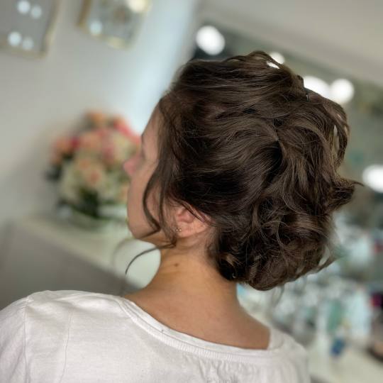 Olga Lazic studio #novisad Svecana frizura