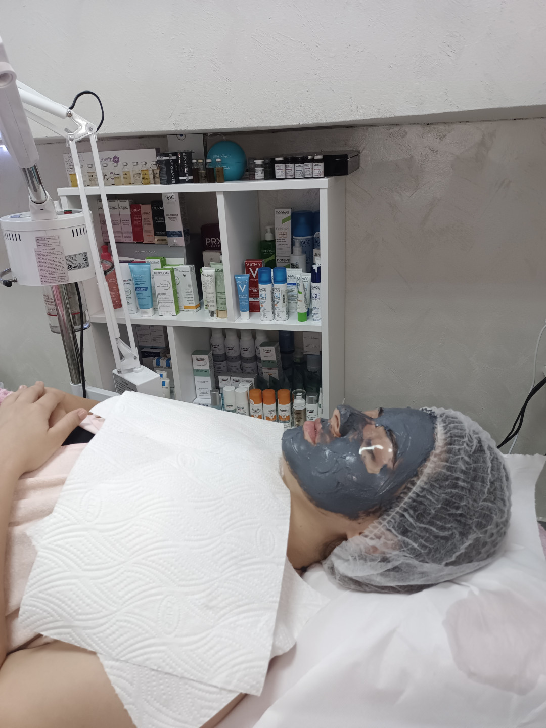 Nika Estetic #beograd Radiotalasni i ultrazvučni tretmani Premium(hem.piling+Uz špatula+kiseonik+serum+uz mezoterapija+radiotalasni lifting+maska+omega led)