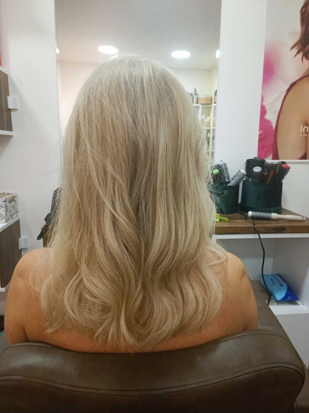Studio lepote Krin #beograd Farbanje kose Farbanje cele dužine - kosa srednje dužine