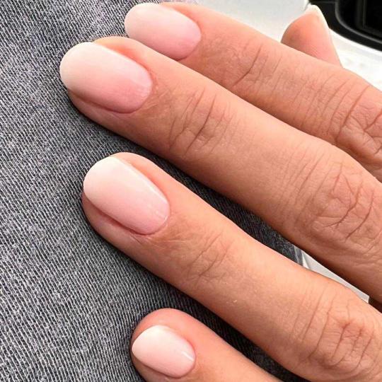 Studio TT #beograd Ojačavanje noktiju Ojačavanje prirodnih noktiju gelom - S / M dužina