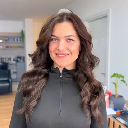 Marko Hairdresser #beograd Feniranje i stilizovanje Feniranje na talase - duga kosa