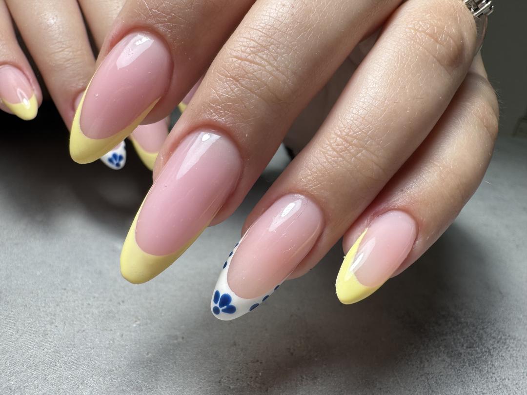 Korekcija izlivanja noktiju - L dužina - Elle beauty center, Novi Sad Izlivanje noktiju Nokti Izlivanje noktiju, Novi Sad, Grbavica, Liman, Adamićevo