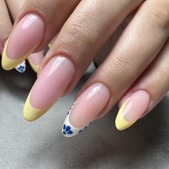 Elle beauty center #novisad Izlivanje noktiju Korekcija izlivanja noktiju - L dužina