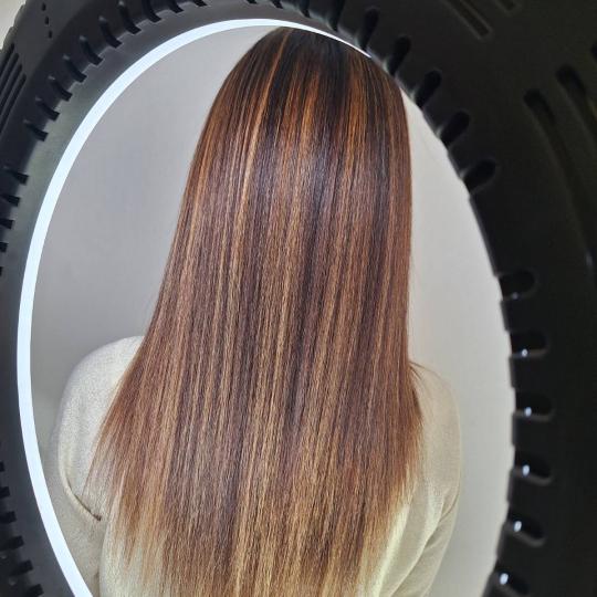Kardashians Beauty Style #novisad Pramenovi Pramenovi na foliju - duga kosa
