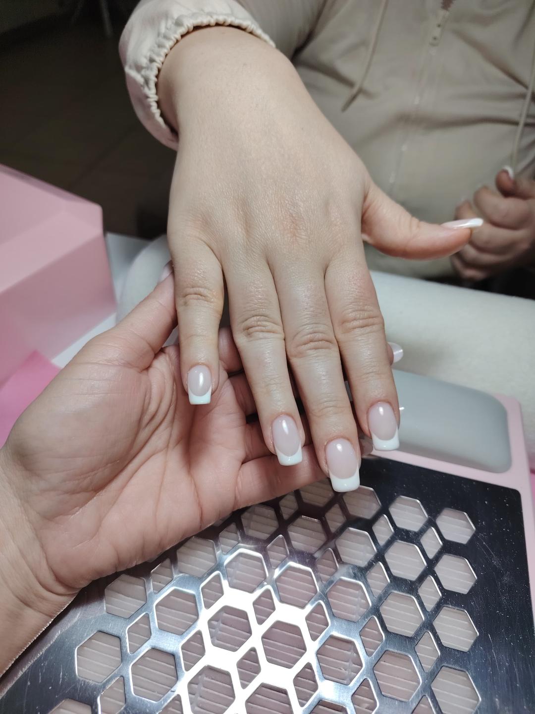 Nastja beauty studio #beograd Manikir Manikir + ojačavanje prirodnih noktiju gelom