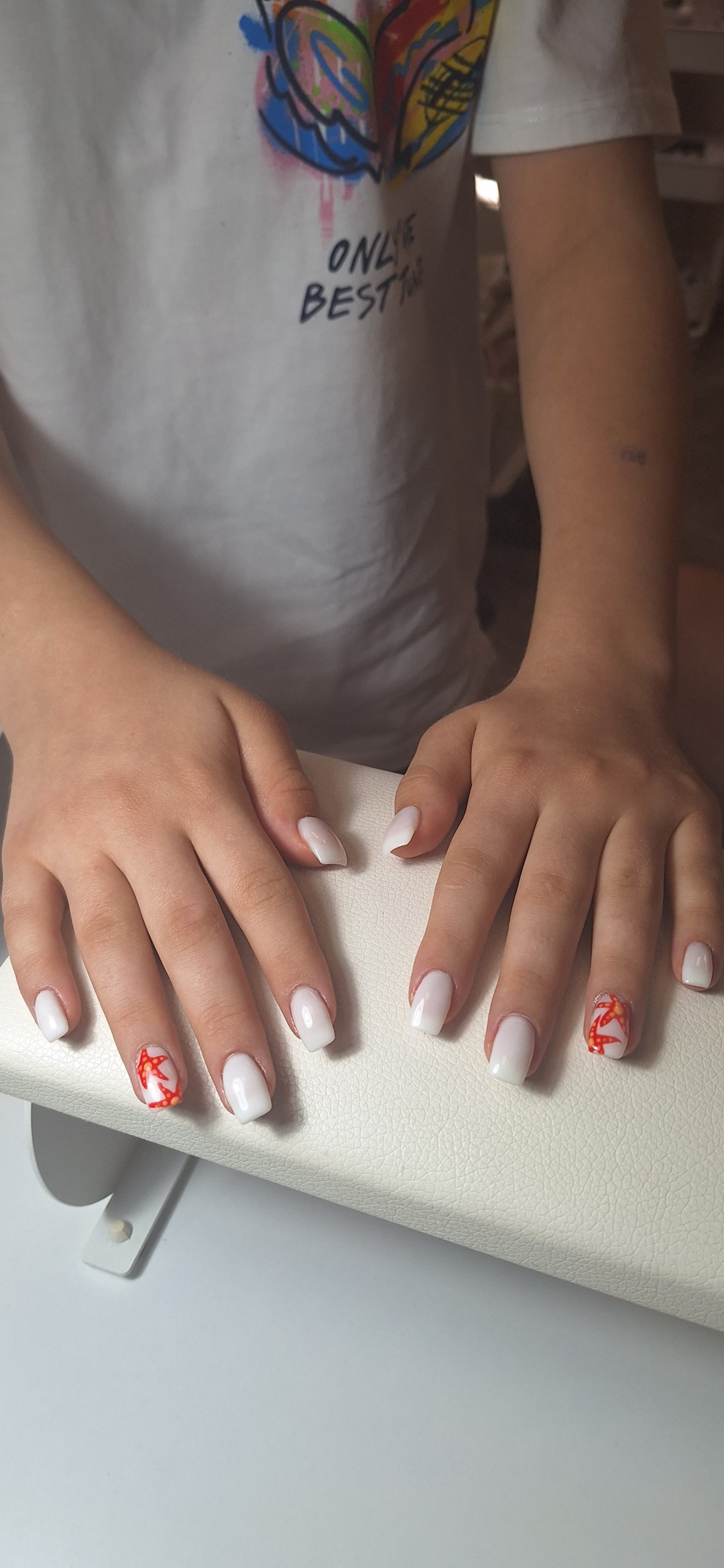 Monstera beauty salon #beograd Izlivanje noktiju Izlivanje noktiju gelom - S dužina noktiju