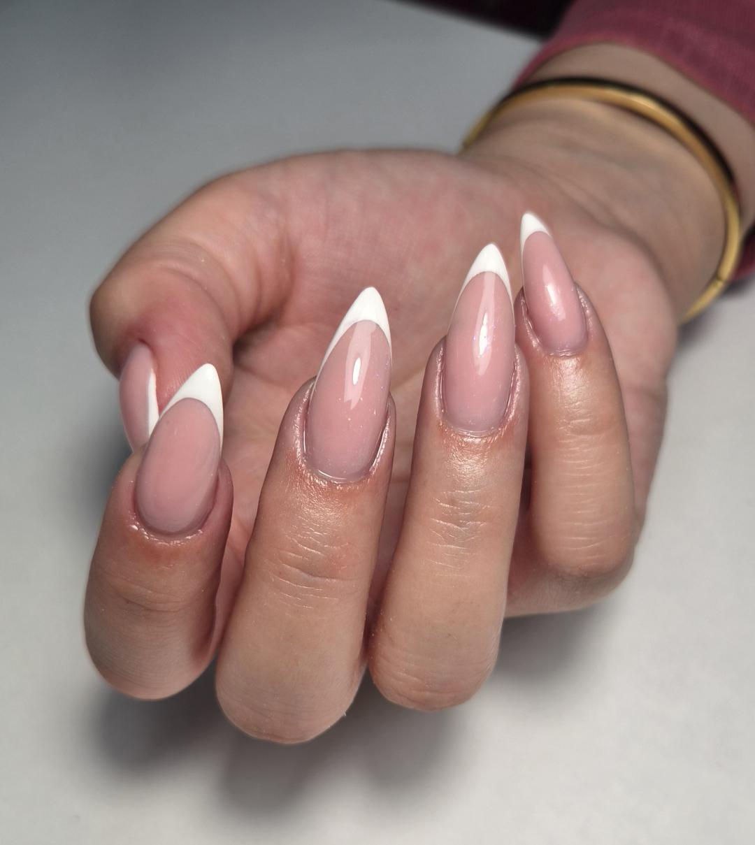 Korekcija noktiju gel boja ili frenc + aparatni manikir - L dužina - Butik Lepote, Beograd Korekcija noktiju Nokti Korekcija noktiju, Beograd, Vukov spomenik, Đeram