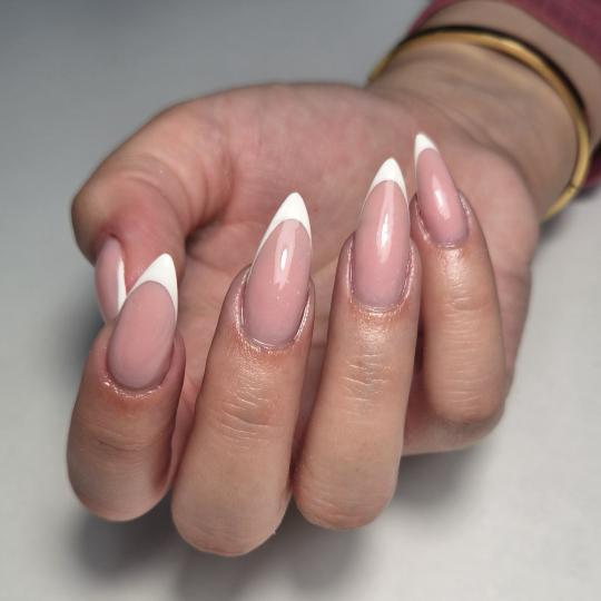 Butik Lepote #beograd Korekcija noktiju Korekcija noktiju gel boja ili frenc + aparatni manikir - L 