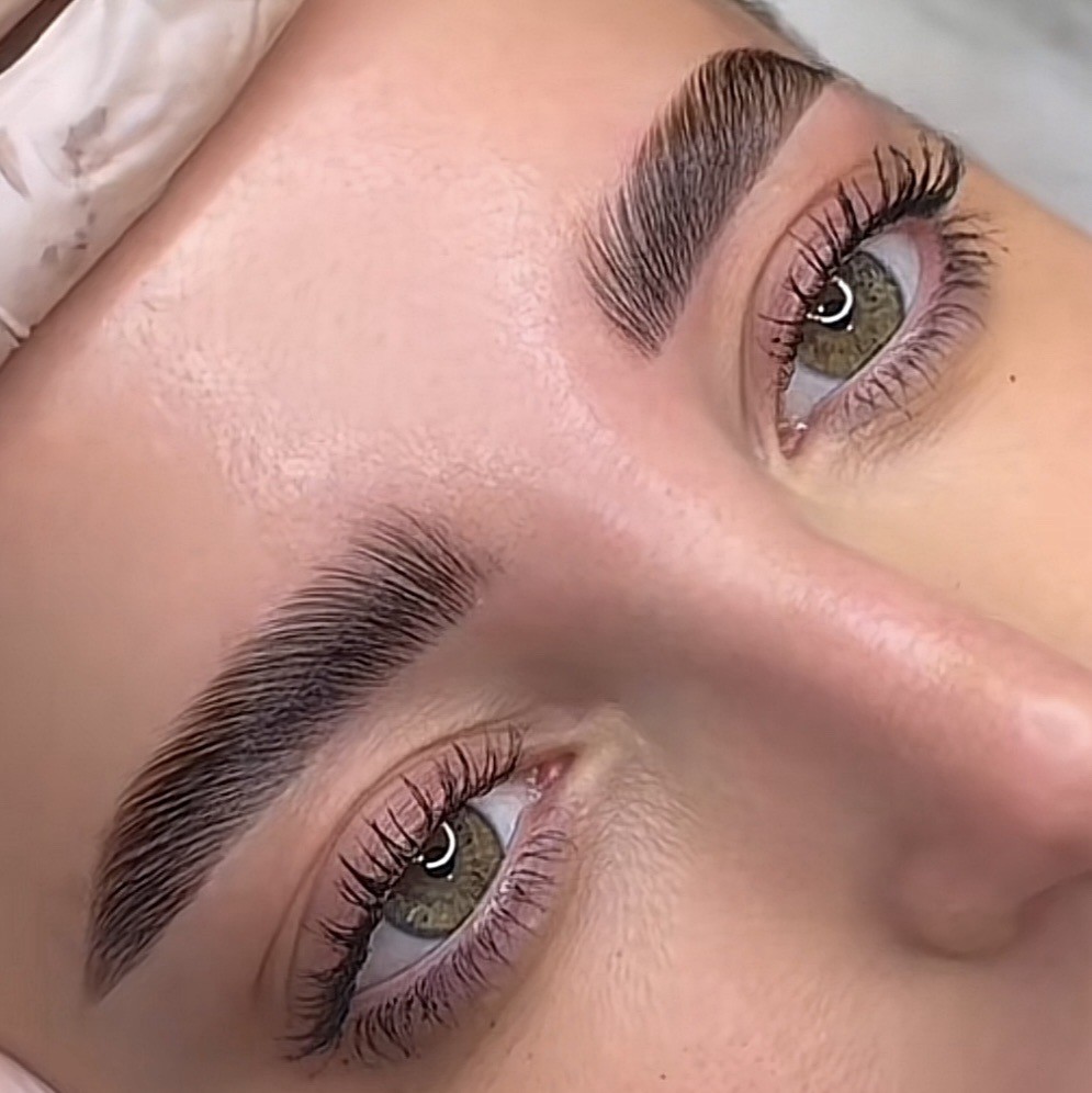 L’Avenue #beograd Obrve Brow lift - laminacija obrva sa farbanjem + botox