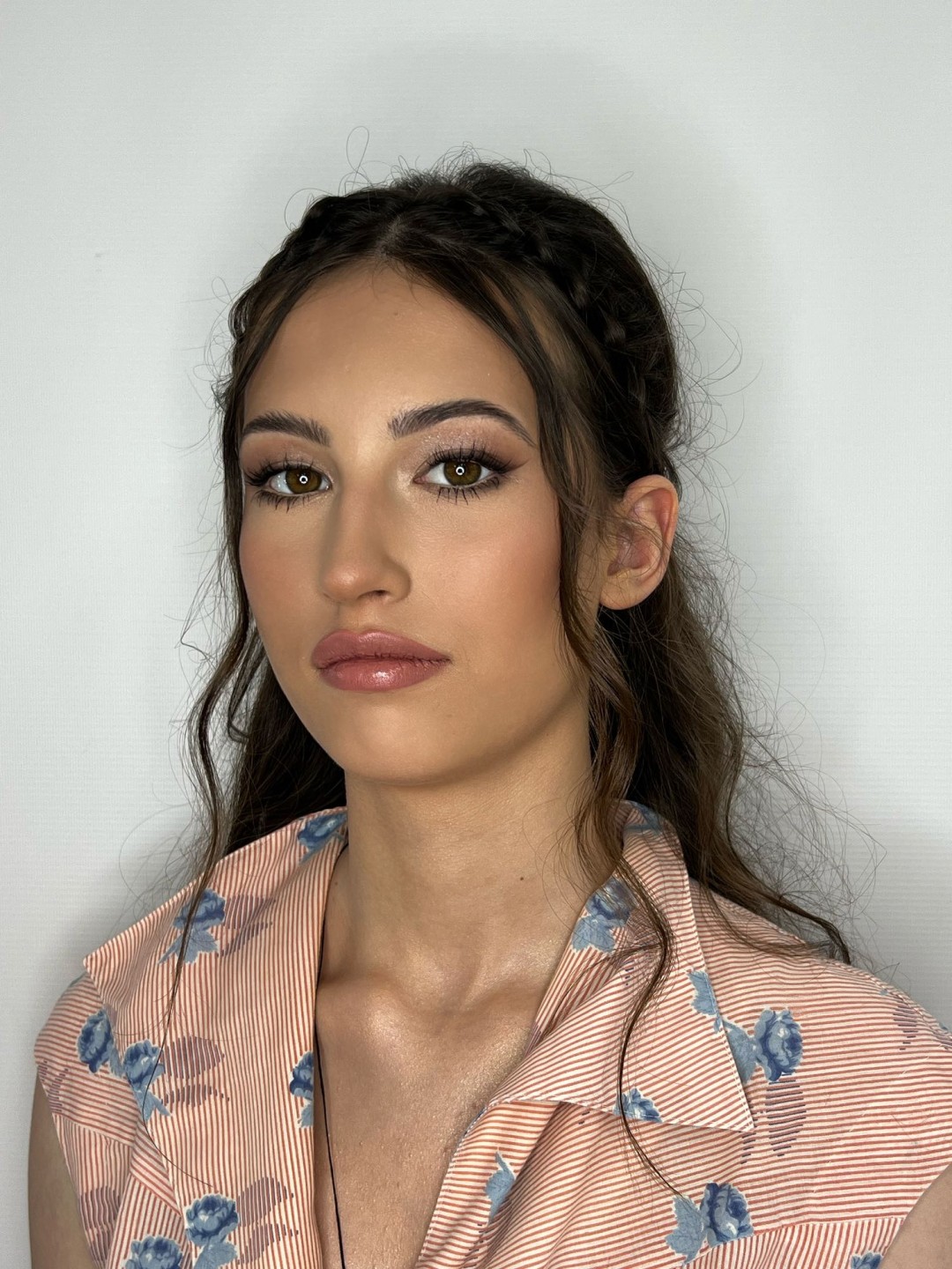 Studio Imela #beograd Make-up / šminkanje Profesionalno šminkanje + svečana frizura - jednostavna