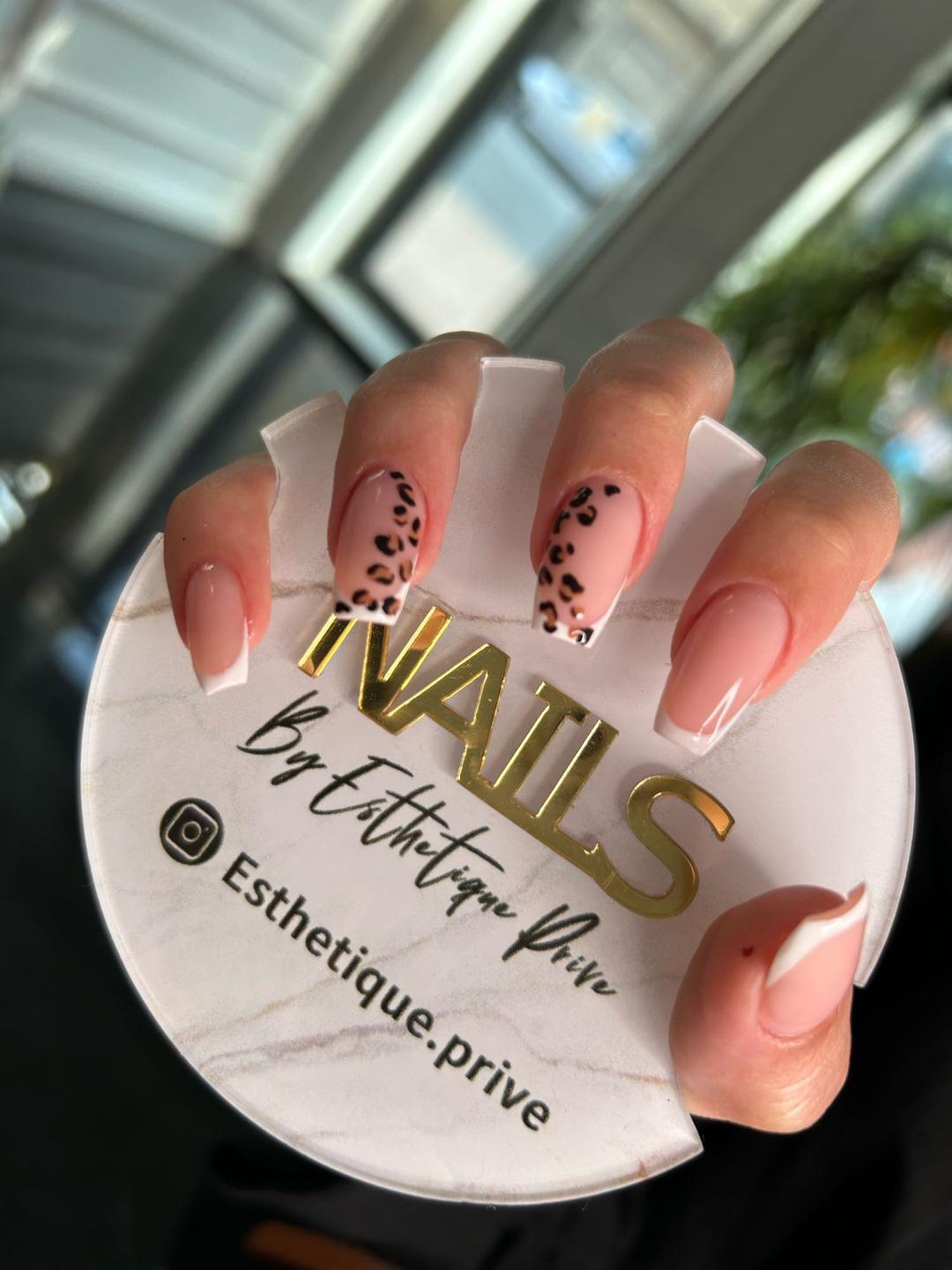 Izlivanje noktiju gelom - L dužina - Esthetique Privé, Beograd Izlivanje noktiju Nokti Izlivanje noktiju, Beograd, Centar, Stari grad, Dorćol