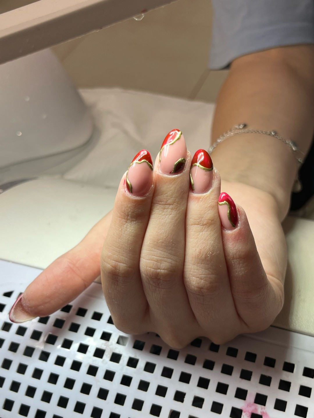 Glow studio #beograd Izlivanje noktiju Izlivanje noktiju gelom - M dužina