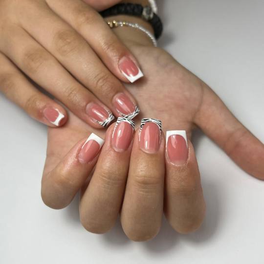Princess beauty #nis Korekcija noktiju Korekcija izlivanja noktiju gelom