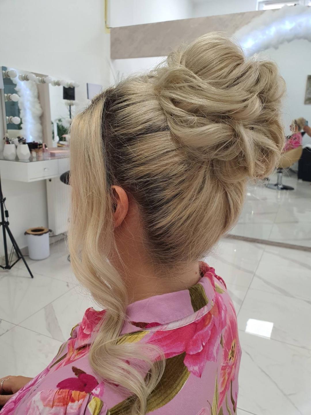 Svečana frizura - složena - Evels Beauty, Niš Svečane i frizure za svadbu Frizerski saloni Svečane i frizure za svadbu, Niš, Medijana