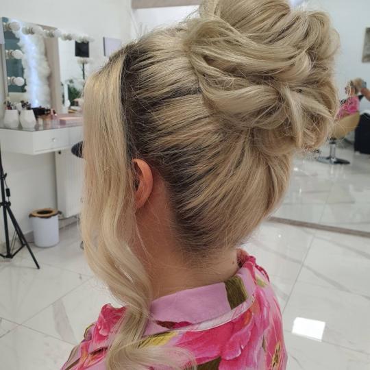 Evels Beauty #nis Svečane i frizure za svadbu Svečana frizura - složena Frizerski saloni