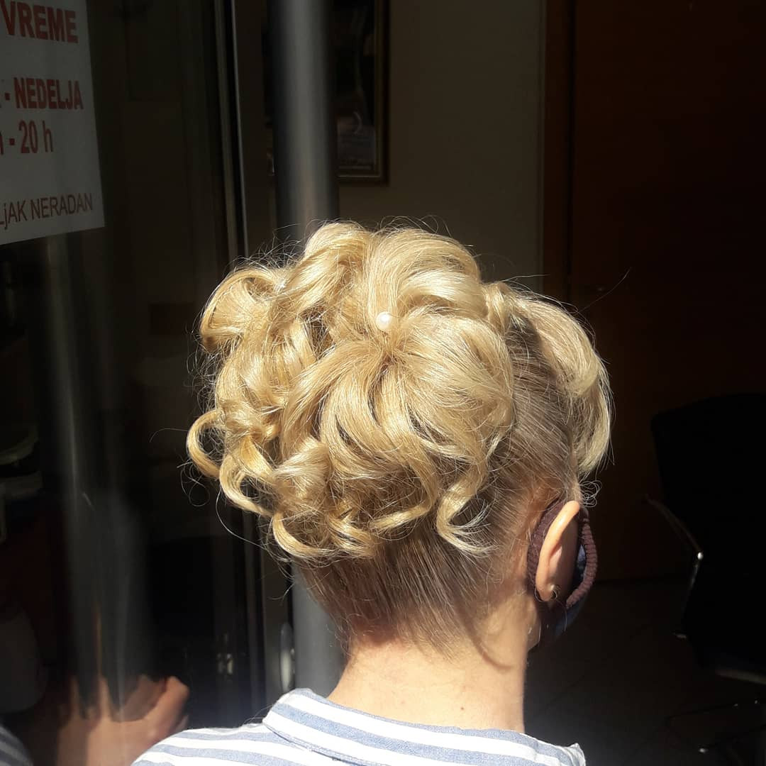 Chic & Shine #beograd Svečane i frizure za svadbu Svečana frizura - složena