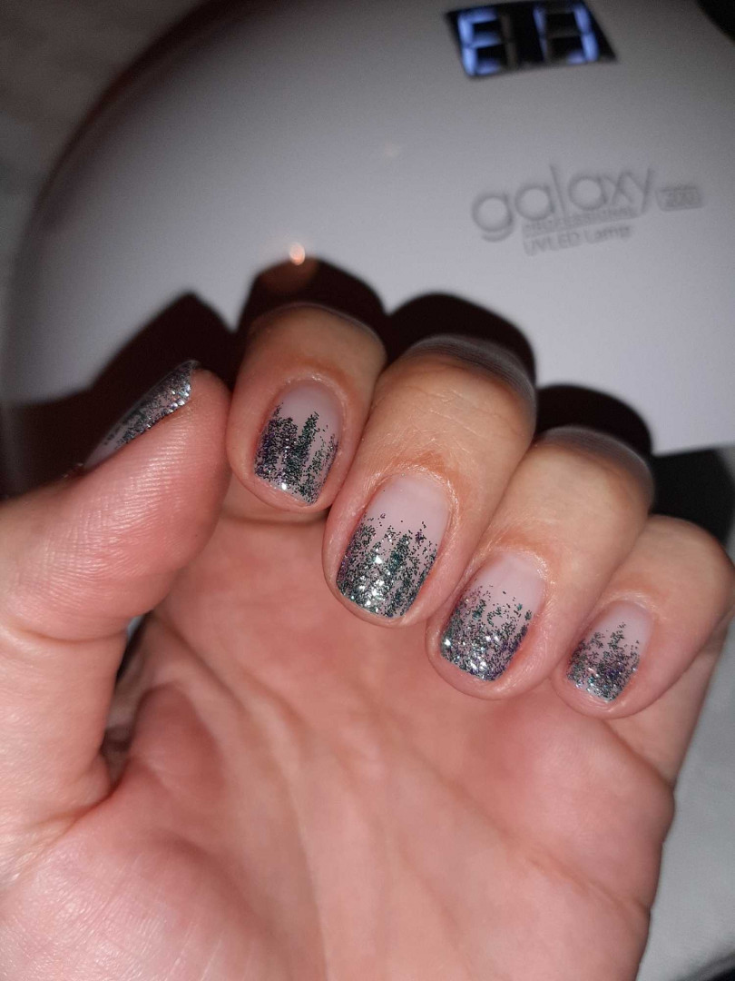 Ojačavanje prirodnih noktiju - gel lak baza - Migun centar relax, Beograd Gel lak Nokti Gel lak, Beograd, Centar, Stari grad, Dorćol