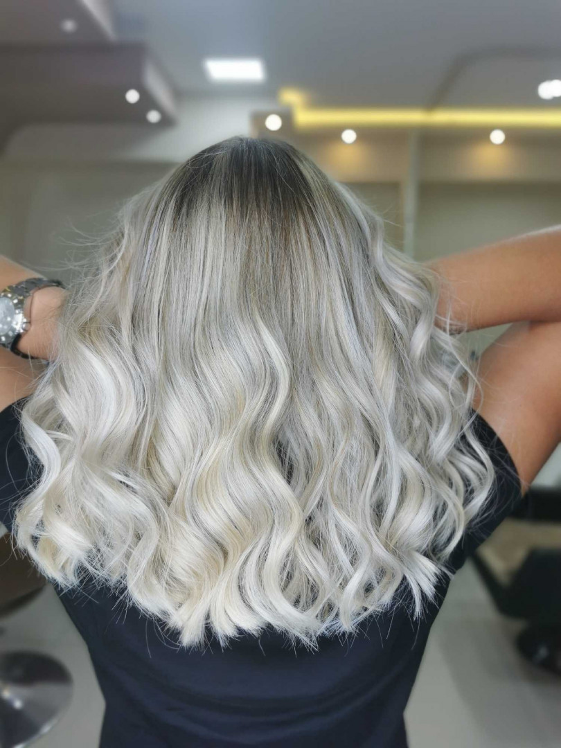 Cecix #beograd Ombre, sombre, balayage Balayage / Ombre / nijansiranje + preliv - kosa srednje dužine