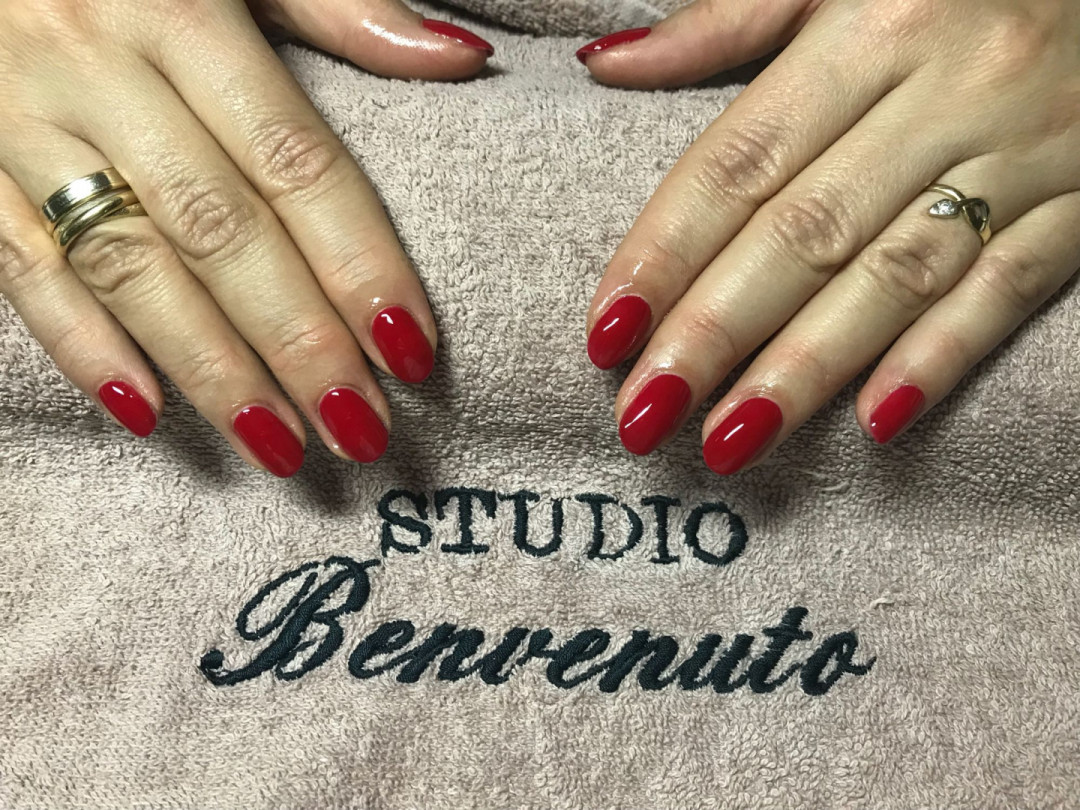 Gel lak - ruke - Studio Benvenuto, Beograd Gel lak Nokti Gel lak, Beograd, Voždovac