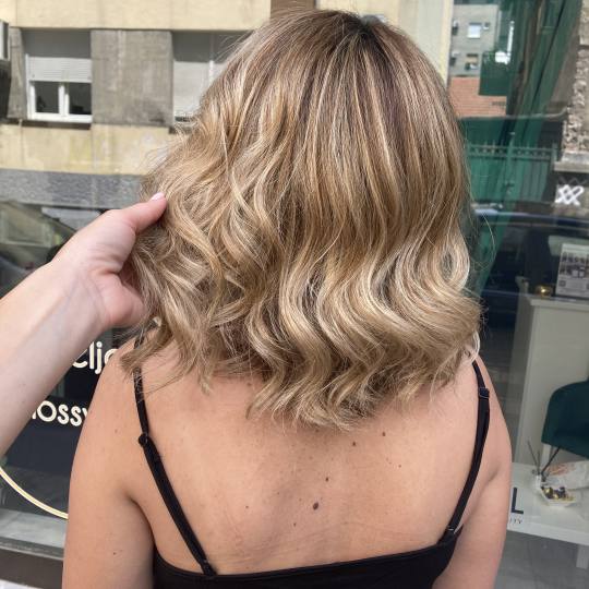 Atelje Glossy Hair #beograd Ombre, sombre, balayage Balayage - kosa srednje dužine / duga kosa