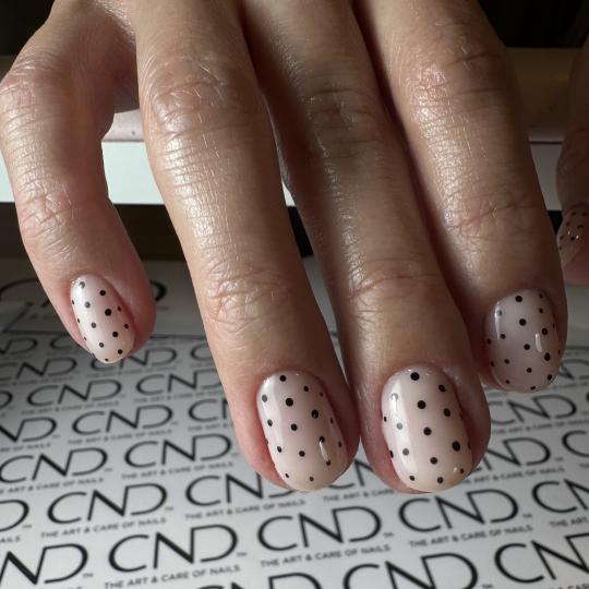 Monna nails & beauty #beograd Ojačavanje noktiju Ojačavanje noktiju ruber bazom