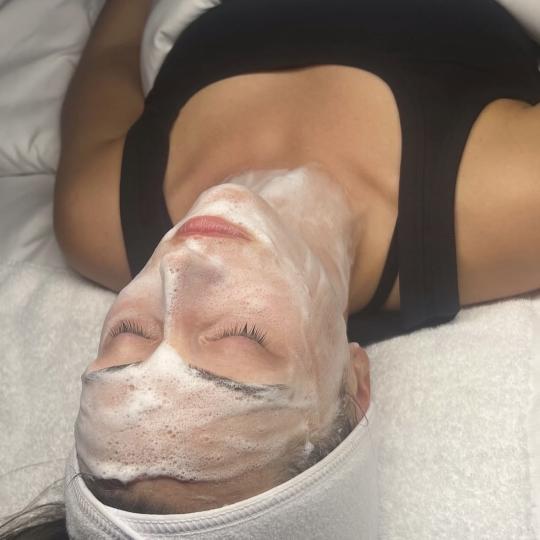 Evels Beauty #nis Tretman lica Enzimski piling + ultrazvučna špatula