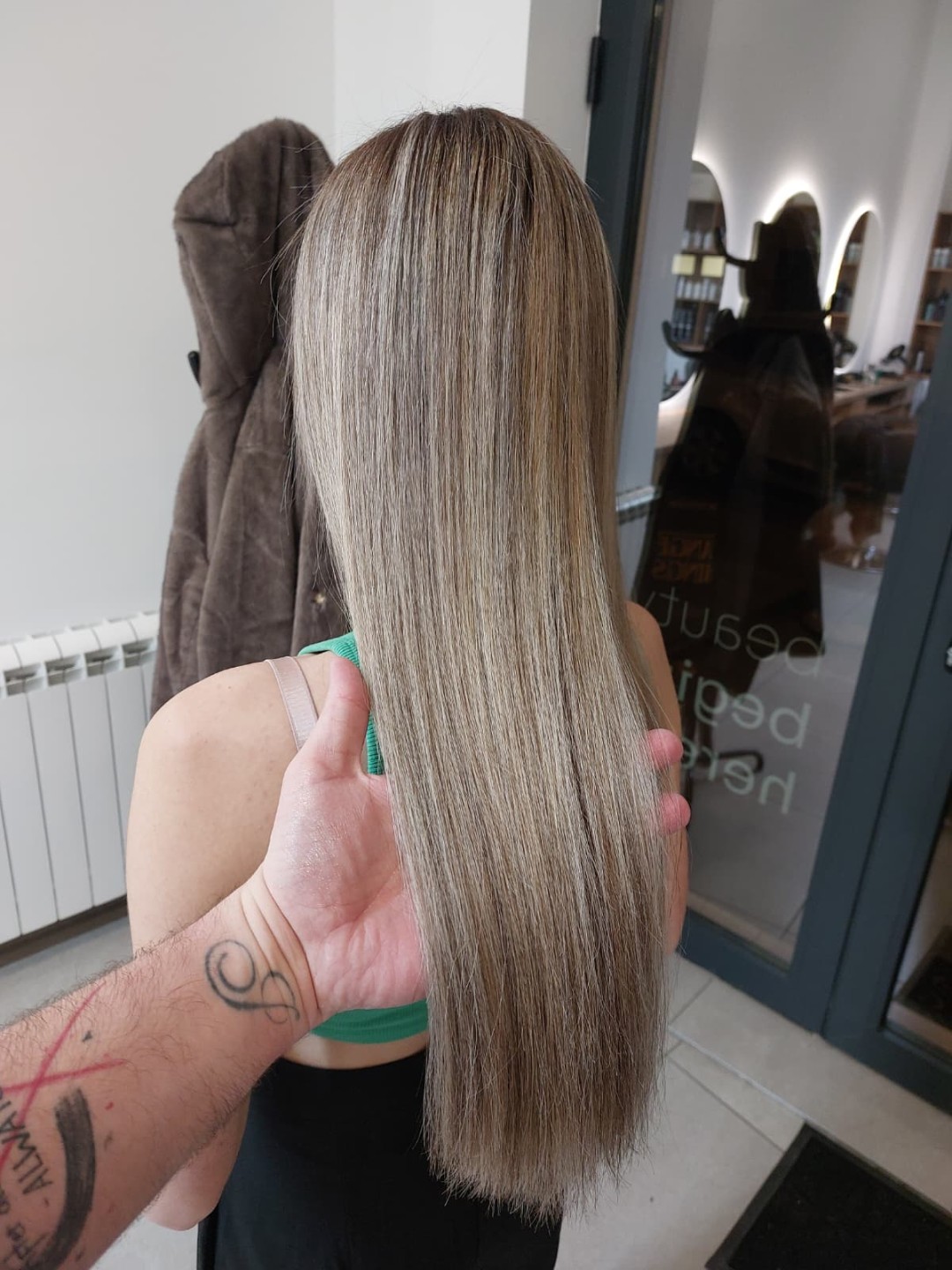 Pramenovi na foliju - duga kosa - Studio Eleven Ladies&Gentlemen, Beograd Pramenovi Frizerski saloni Pramenovi, Beograd, Zvezdara