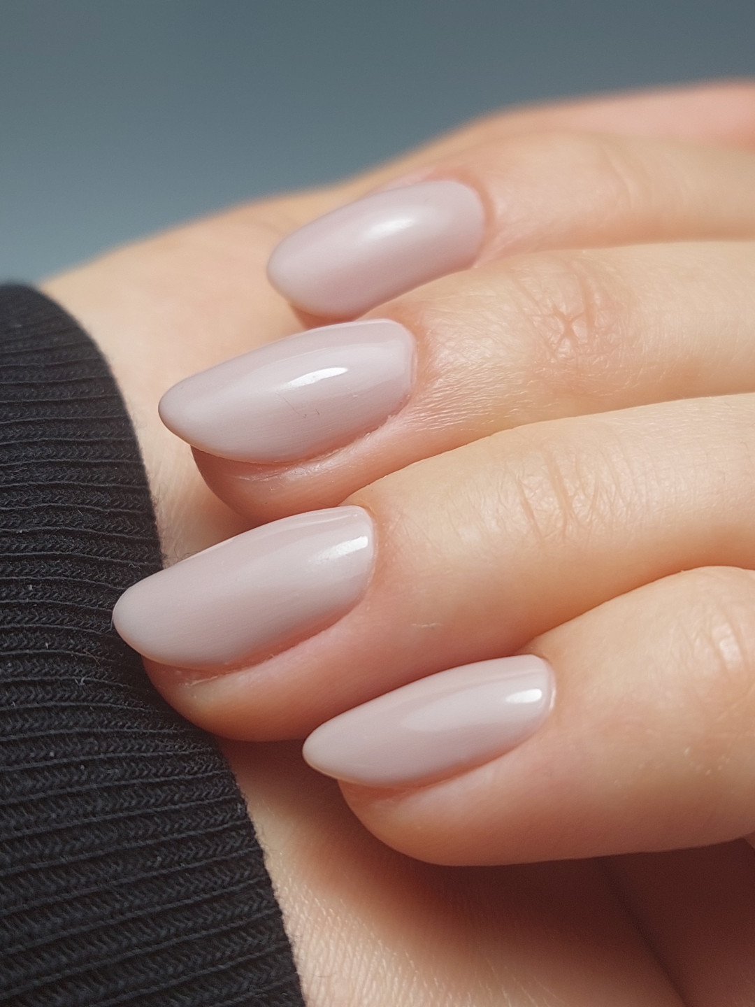 Fearless Beauty Studio #beograd Ojačavanje noktiju Ojačavanje prirodnih noktiju gelom + boja (PLEXIGEL) - kombinovani manikir: KRATKI nokti
